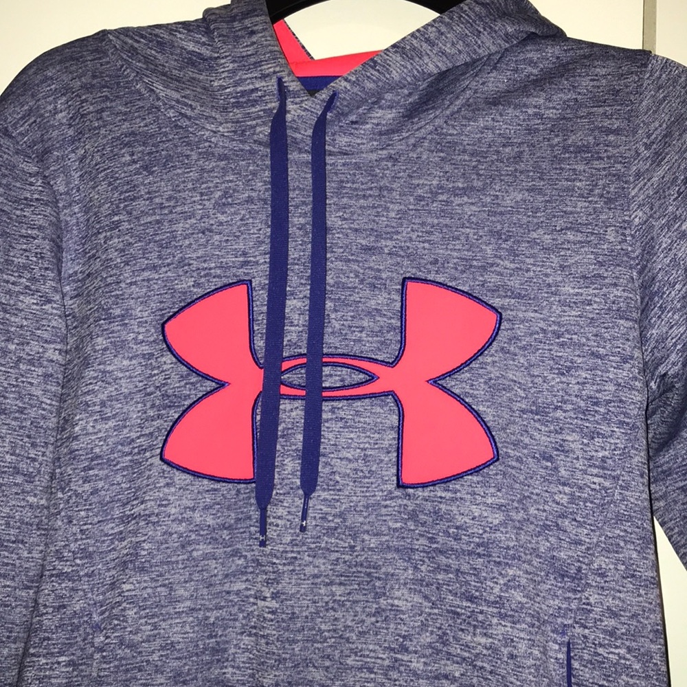 PRICE JUST DROPED❗️Never worn under armor hoodie!!